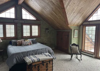 Beautiful Northwoods Getaway hotel thumbnail 8