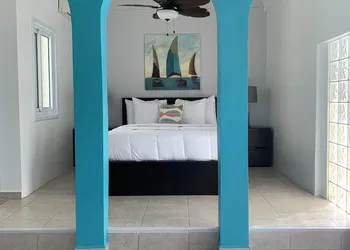 Flamboyan on the Bay Resort and Villas hotel thumbnail 2
