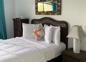 Flamboyan on the Bay Resort and Villas hotel thumbnail 4