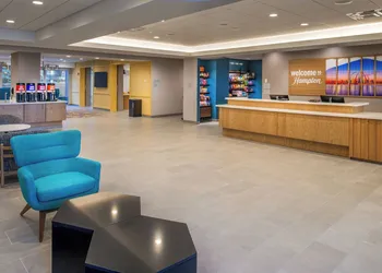 Hampton Inn By Hilton St Louis Airport hotel thumbnail 2