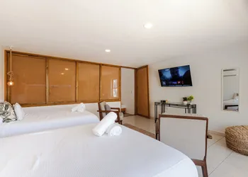 Ocean plaza by Zamá Homes hotel thumbnail 2