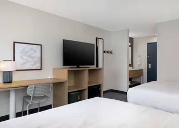 Spark by Hilton Evansville East, IN hotel thumbnail 5