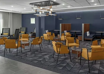 Courtyard By Marriott Sherman hotel thumbnail 3