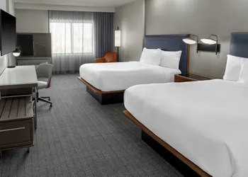 Courtyard By Marriott Sherman hotel thumbnail 7