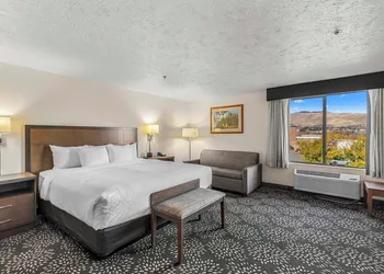 Clarion Pointe Wenatchee hotel thumbnail 6