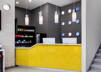 GLō Best Western Bronx NYC hotel thumbnail 3