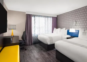 GLō Best Western Bronx NYC hotel thumbnail 4