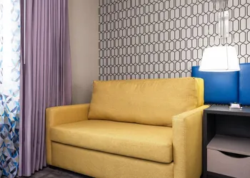 GLō Best Western Bronx NYC hotel thumbnail 5