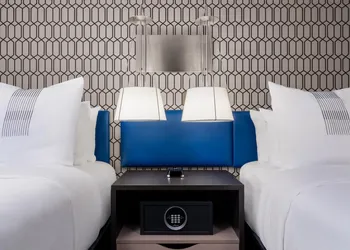 GLō Best Western Bronx NYC hotel thumbnail 8