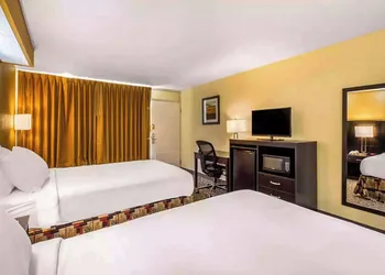 Ramada by Wyndham Santee I-95 hotel thumbnail 5