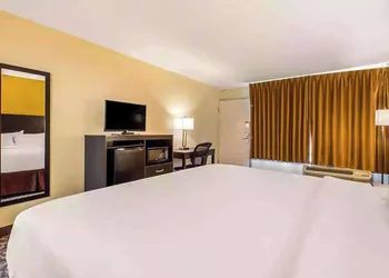 Ramada by Wyndham Santee I-95 hotel thumbnail 6