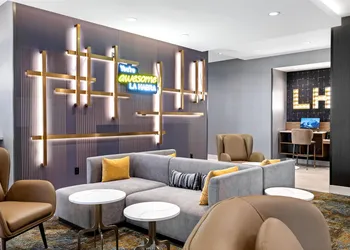 La Quinta Inn & Suites by Wyndham La Habra hotel thumbnail 8