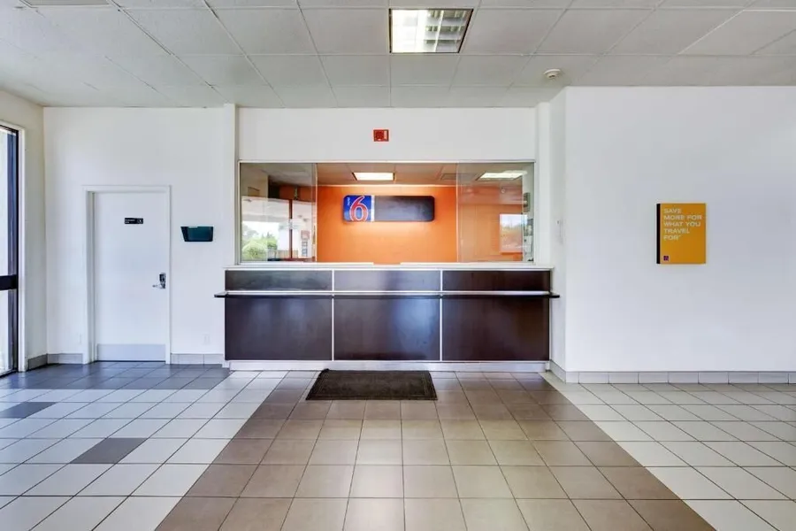 Executive Inn & Suites hotel detail image 2