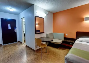 Executive Inn & Suites hotel thumbnail 7