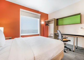 Home2 Suites By Hilton Madison East hotel thumbnail 8