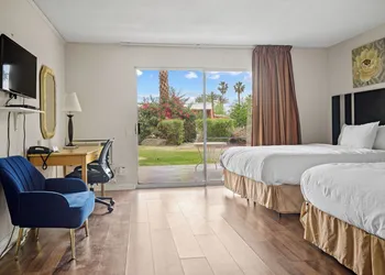 Sol Springs Inn hotel thumbnail 2