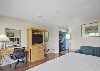 Sol Springs Inn hotel thumbnail 8