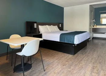 Studio 6 Suites Gardena, CA hotel thumbnail 6