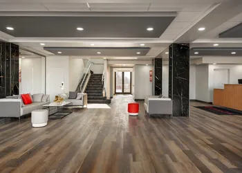 Ramada by Wyndham West Edmonton Hotel & Suites hotel thumbnail 2