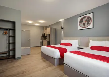 Ramada by Wyndham West Edmonton Hotel & Suites hotel thumbnail 6