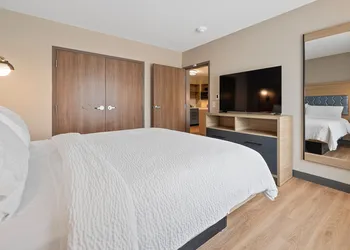Candlewood Suites Perry-National Fairground Area by IHG hotel thumbnail 5