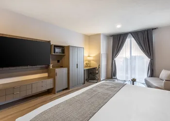 The Valor, an Ascend Collection Hotel hotel thumbnail 8