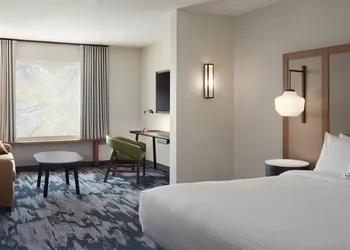 Fairfield Inn & Suites Gravenhurst Muskoka hotel thumbnail 7