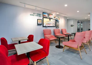 Home2 Suites By Hilton Traverse City hotel thumbnail 3