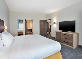 Home2 Suites By Hilton Traverse City hotel thumbnail 7