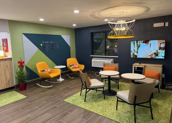 Spark by Hilton Norfolk hotel thumbnail 6