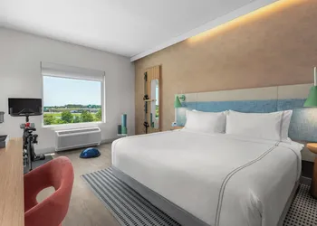 EVEN Hotel Orlando International Airport by IHG hotel thumbnail 4