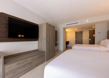 Holiday Inn Express & Suites Hotel Mazatlan by IHG hotel thumbnail 6