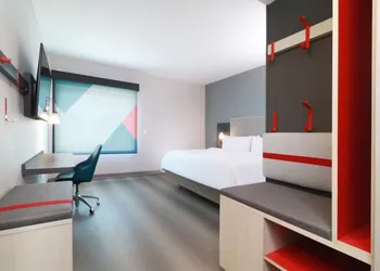 avid hotel Queretaro Centro Sur by IHG hotel thumbnail 4