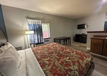 Budget Inn, Hwy 41 hotel thumbnail 8