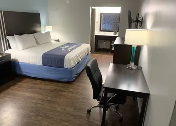 Days Inn by Wyndham Goldsboro hotel thumbnail 5