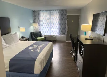 Days Inn by Wyndham Goldsboro hotel thumbnail 7