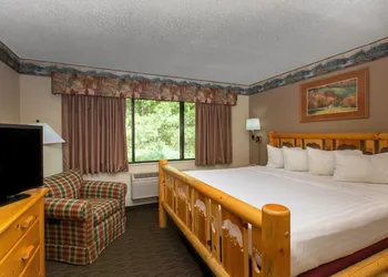 Quality Inn Ladysmith hotel thumbnail 7