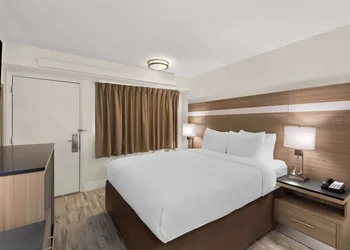Clarion Pointe Kennesaw Town Center hotel thumbnail 6