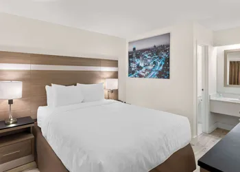 Clarion Pointe Kennesaw Town Center hotel thumbnail 7