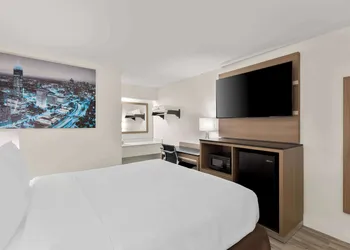 Clarion Pointe Kennesaw Town Center hotel thumbnail 8