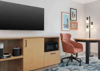 Hampton Inn & Suites Alpena hotel thumbnail 8