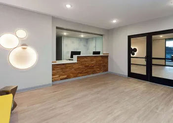 ECHO Suites Extended Stay by Wyndham Madison hotel thumbnail 4