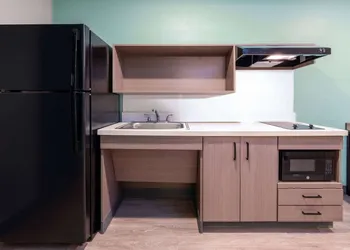 ECHO Suites Extended Stay by Wyndham Madison hotel thumbnail 5