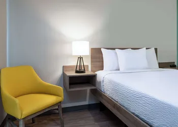ECHO Suites Extended Stay by Wyndham Madison hotel thumbnail 6