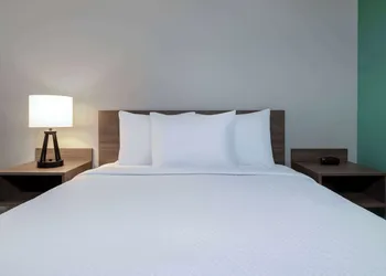 ECHO Suites Extended Stay by Wyndham Madison hotel thumbnail 7
