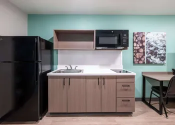 ECHO Suites Extended Stay by Wyndham Madison hotel thumbnail 8