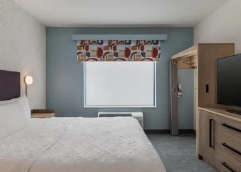 Home2 Suites By Hilton Ames hotel thumbnail 8