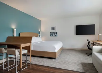 Element Charleston Airport hotel thumbnail 6