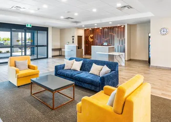 Comfort Inn & Suites hotel thumbnail 2