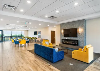 Comfort Inn & Suites hotel thumbnail 3